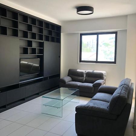 Modern Luxury Apartment In The Heart Of นิโคเซีย ภายนอก รูปภาพ